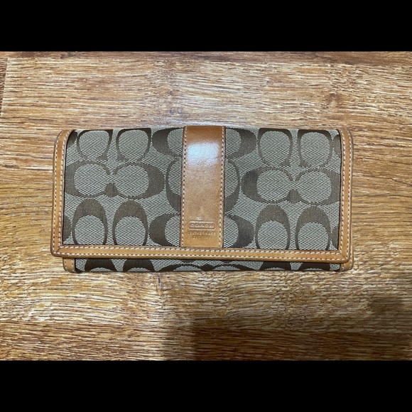 Women’s Coach wallet - Picture 1 of 5